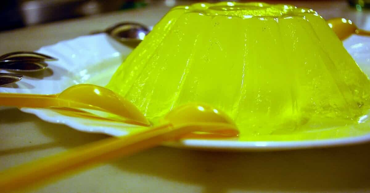 Желтый желейный. Желе Jell-o. Лимонное желе. Желе желтое. ЖЕЛЕЙНЫЙ лимон.