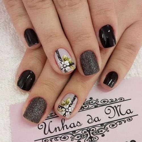 Uñas decoradas con flores