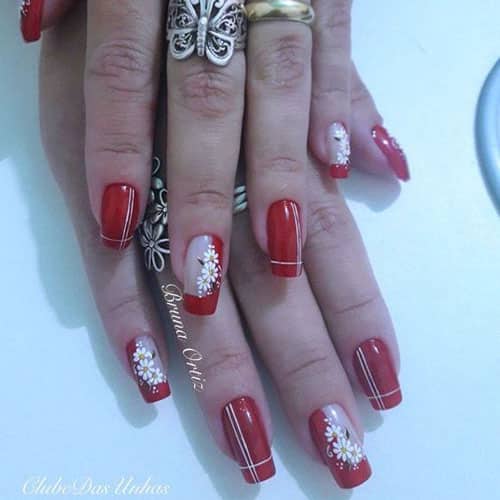 Uñas decoradas con flores