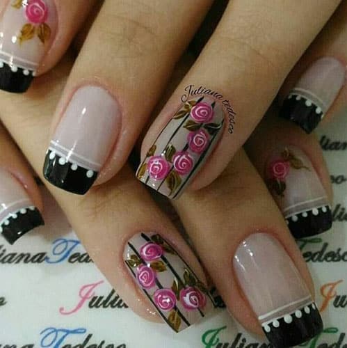 Uñas decoradas con flores