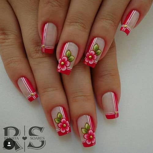 Uñas decoradas con flores