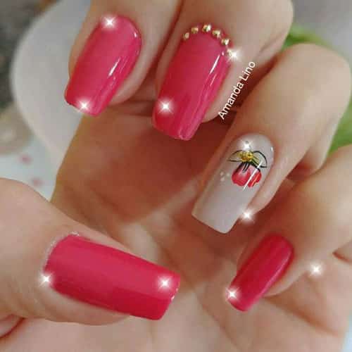 Uñas decoradas con flores