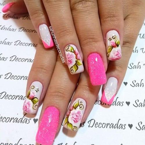 Uñas decoradas con flores