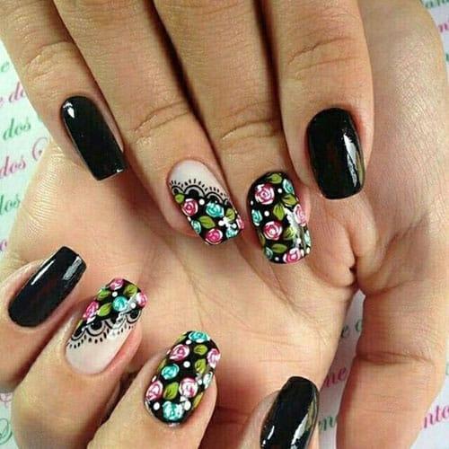 Uñas decoradas con flores