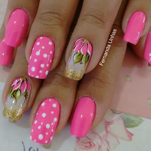 Uñas decoradas con flores