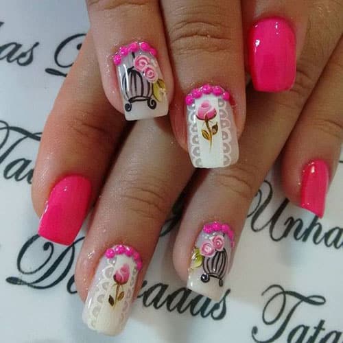 Uñas decoradas con flores