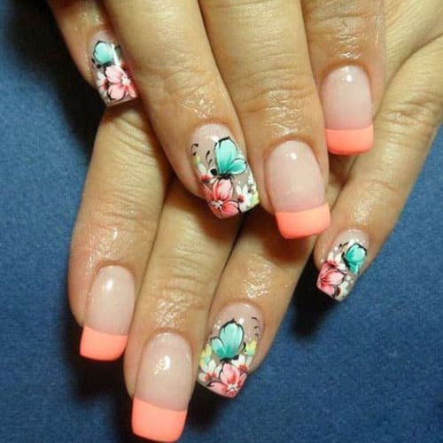 Uñas decoradas con flores 73