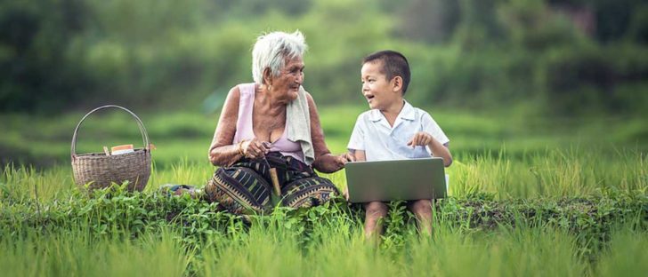 Cuidar de los nietos hace vivir más y mejor