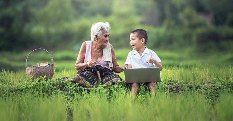 Cuidar de los nietos hace vivir más y mejor