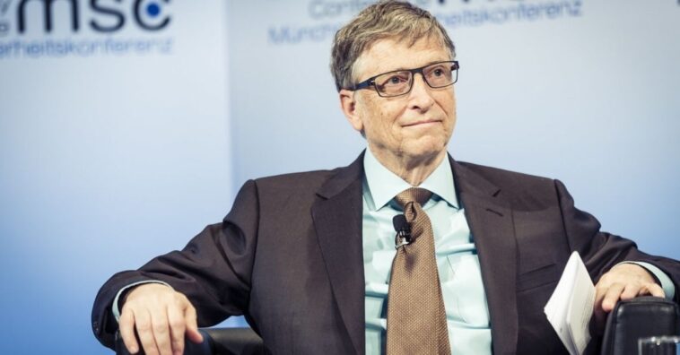 Bill Gates pronostica cuándo se podrá viajar