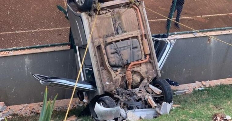 coche cae tres pisos después de que una anciana perdiese el control