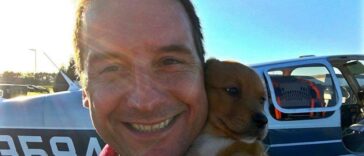 Compra un avión para volar por todo su país y salvar a perros