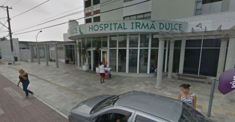 envían a una mujer embarazada a casa y esta pierde el bebé
