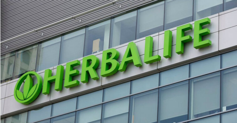 Herbalife multado con 200 millones de dólares