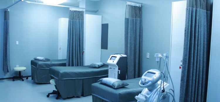 Las cortinas de privacidad de los hospitales pueden albergar germenes germenes