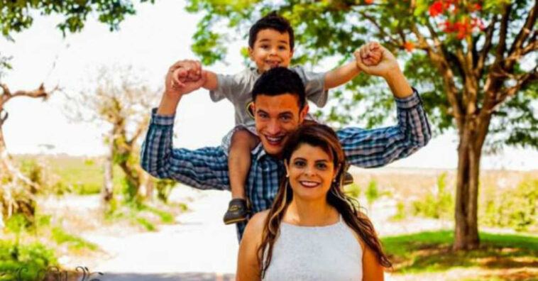 madrastra lucha por adoptar hijastro autista