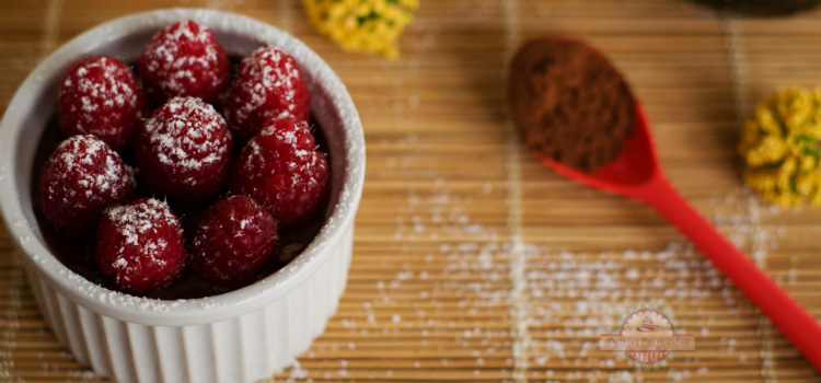 Mousse de aguacate y chocolate con frambuesas Recetas con frutas