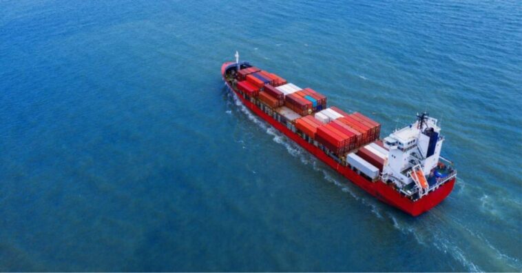 barcos tienen el casco rojo