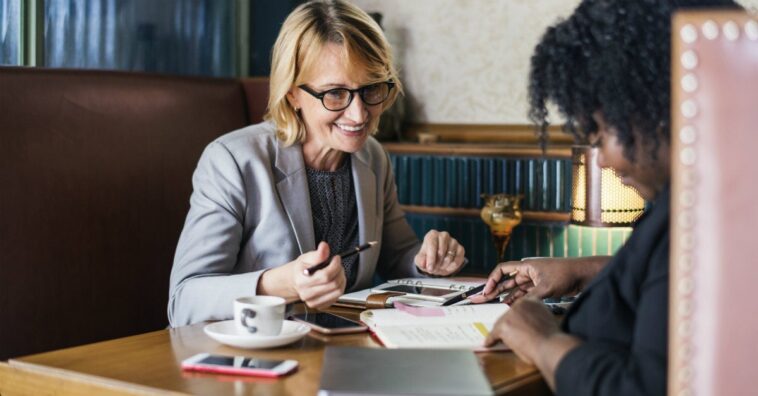 proyecto crea empleos para personas mayores de 50 años