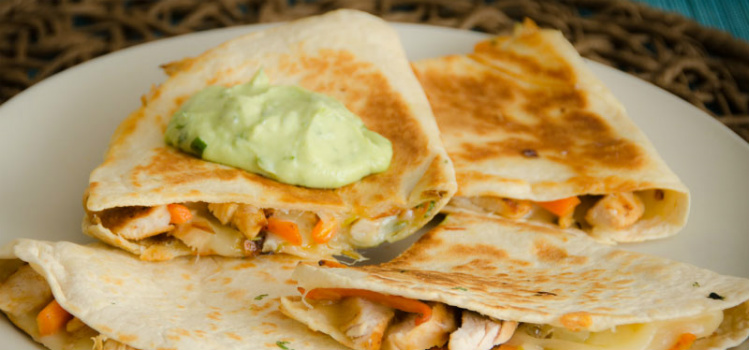 Quesadillas de pollo con salsa de frutas Recetas con frutas