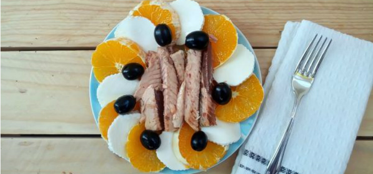 Receta de Ensalada de naranja y queso fresco Recetas con frutas