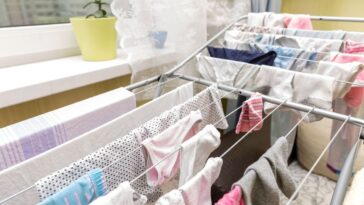 Soluciones para colgar la ropa en un apartamento pequeño