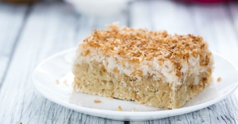 Torta de avena con coco, nuez y canela