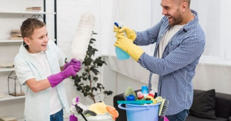 Tu hijo debe ayudar en la limpieza del hogar antes de los 8 años