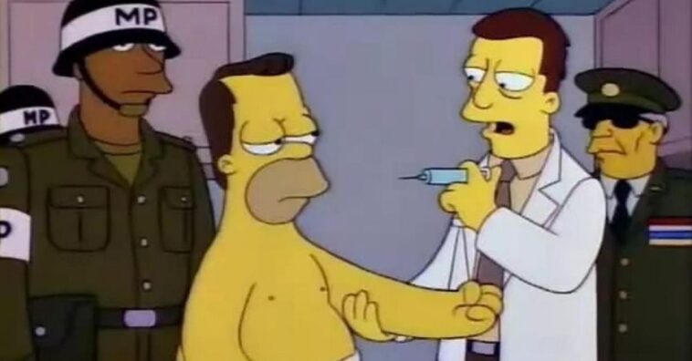 Vacunan contra la covid-19 a Homero Simpson