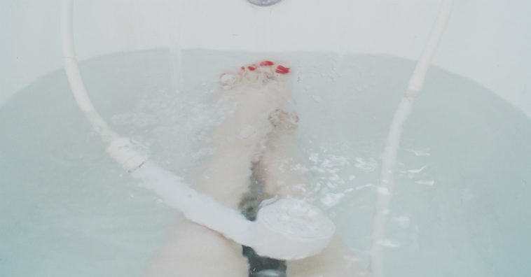 agua caliente pude mejorar la mala circulación de las piernas