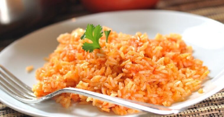 arroz rojo casero con a penas una taza de arroz