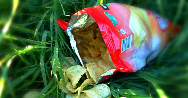 bolsas de patatas están llenas de aire