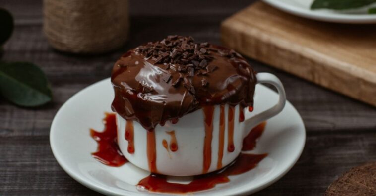 brownie en taza sin harina en el microondas