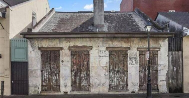 casa parece abandonada, pero espera a verla por dentro