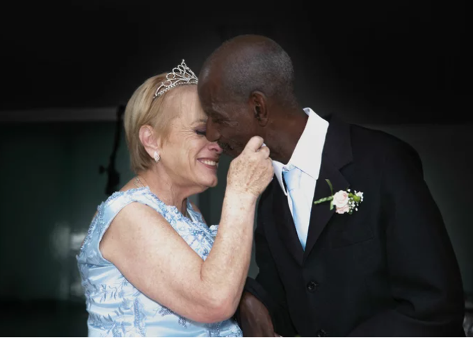  pareja se reencuentra y se casa después de 50 años de enamorarse