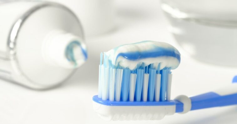 desinfectar el cepillo de dientes