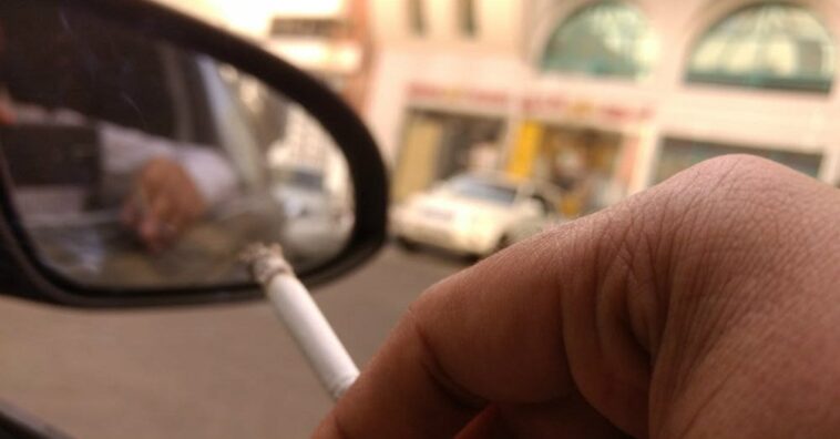 sacar el olor a tabaco del coche