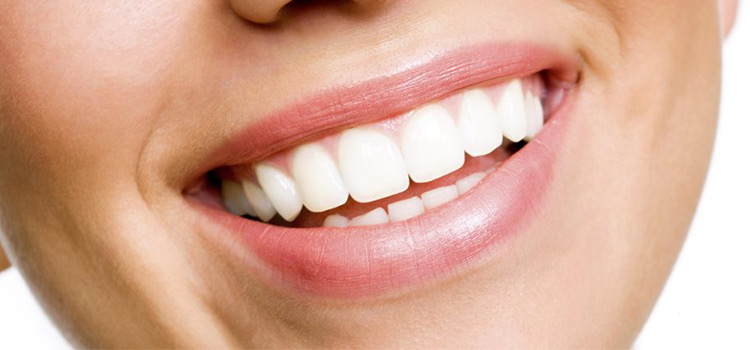 cualidades femeninas que atraen a los hombres dientes