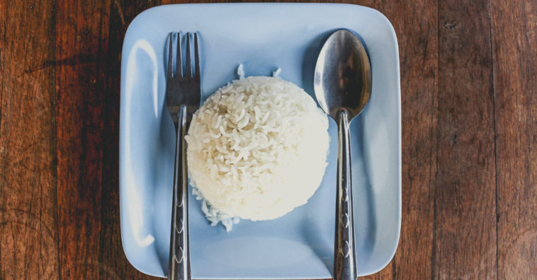 hacer arroz blanco en el microondas