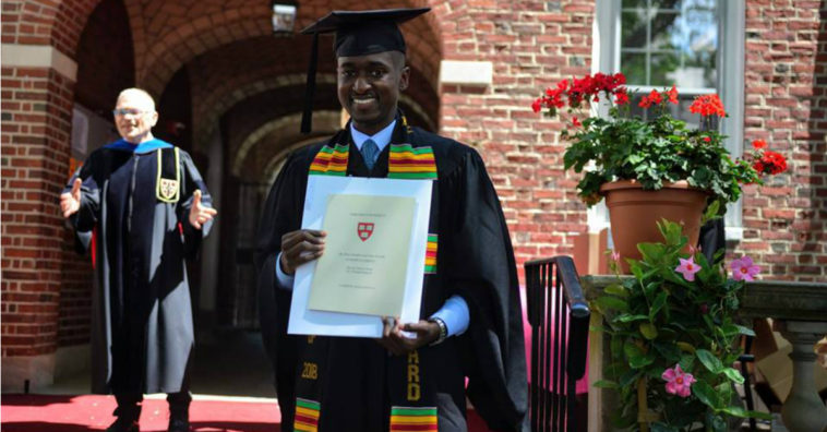 indigente entra en la Universidade de Harvard