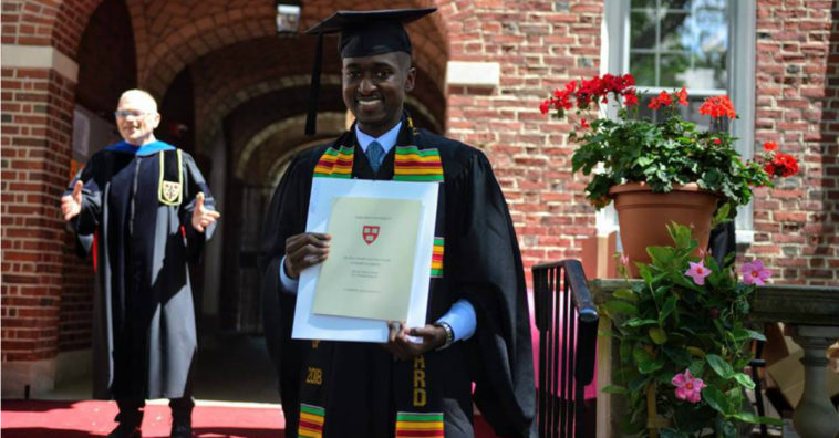 indigente entra en la Universidade de Harvard