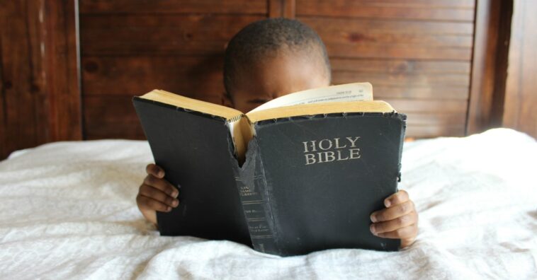 leer toda la Biblia