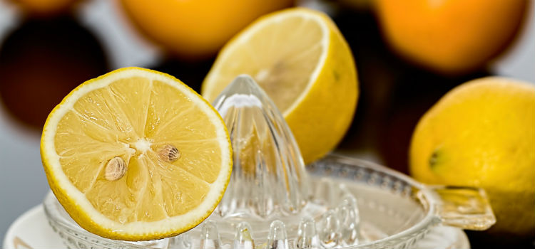 limpiar monedas limones