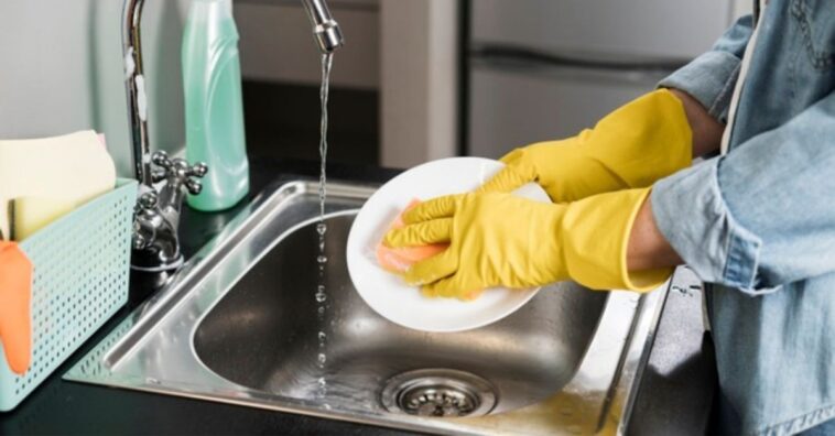 limpiar las superficies de acero inoxidable de tu cocina