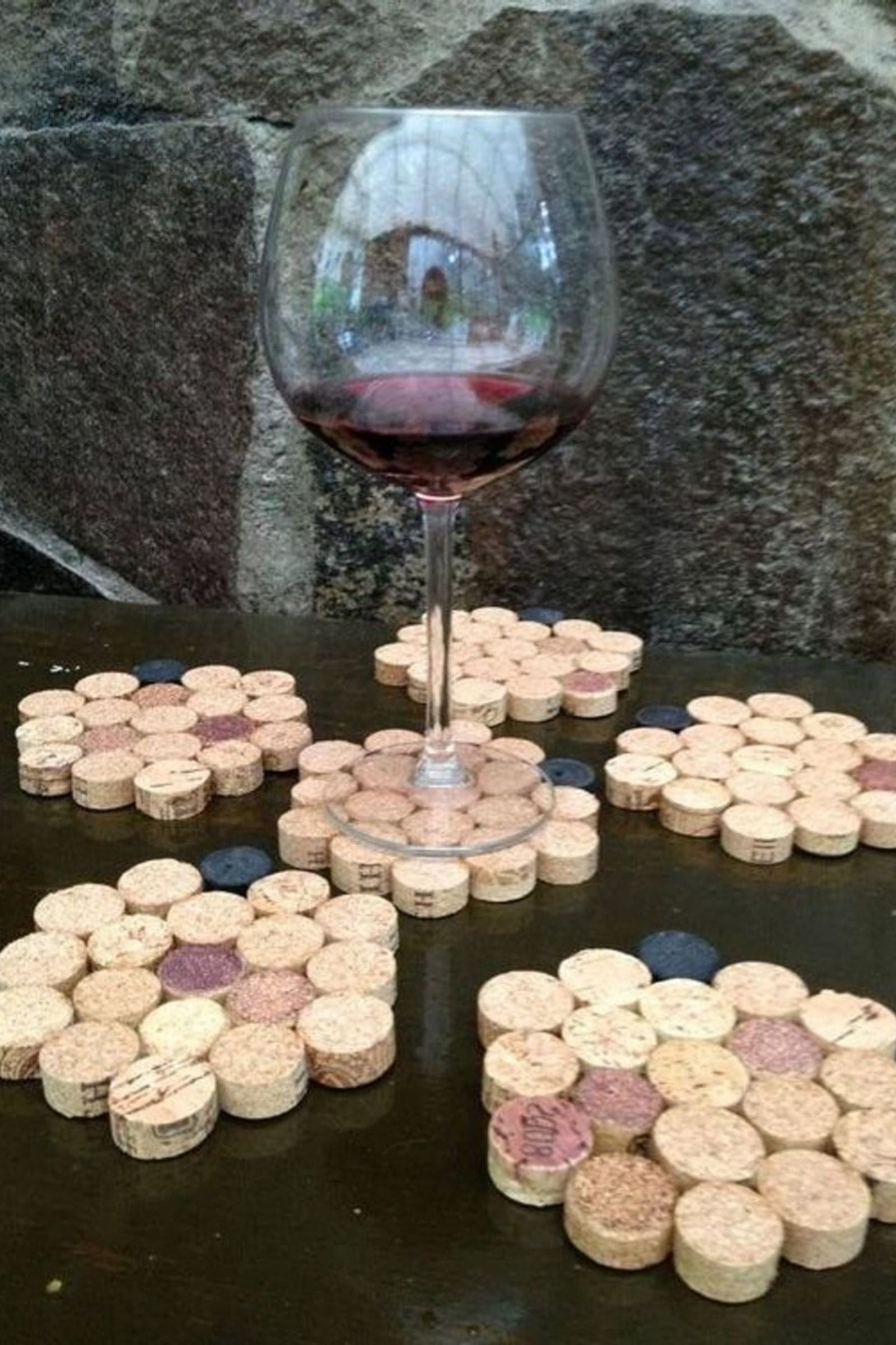 Manualidades hechas con corchos de vino usados