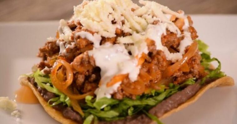 tinga de carne molida de res con chipotle