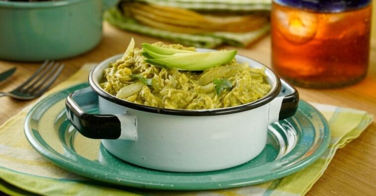 tinga de pollo en salsa verde