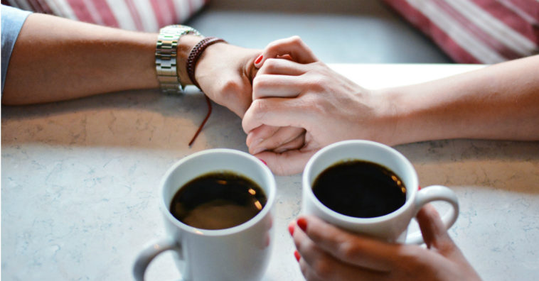 tomar un café con una amiga