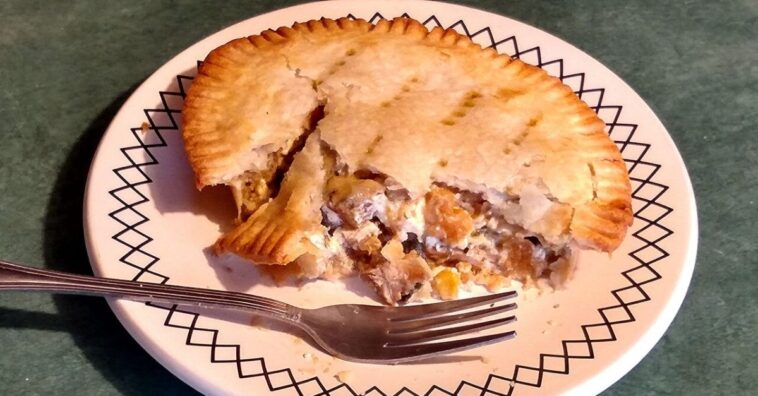 pastel de pollo con masa de hojaldre