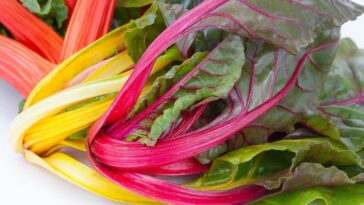 usar las partes, presuntamente, inservibles de las verduras